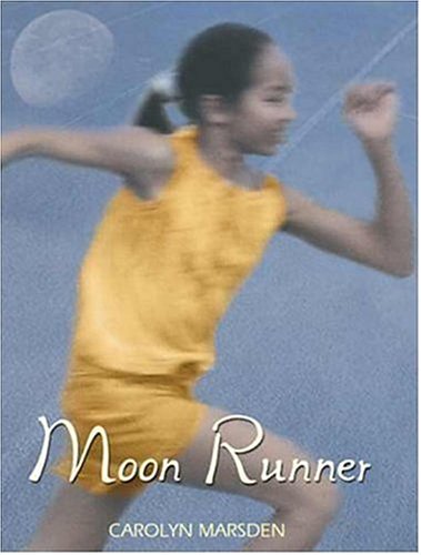 9780763621179: Moon Runner