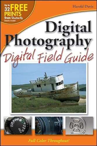 Beispielbild fr Digital Photography Digital Field Guide zum Verkauf von Better World Books