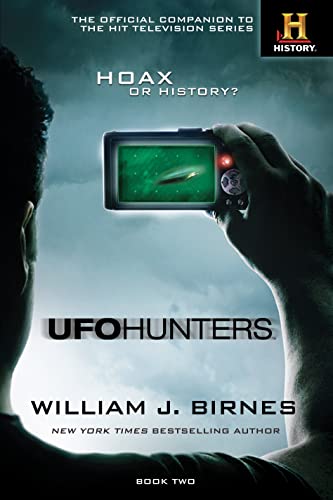 Beispielbild fr UFO Hunters Book Two zum Verkauf von Better World Books