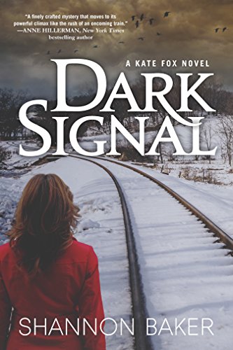Beispielbild fr Dark Signal : A Kate Fox Novel zum Verkauf von Better World Books