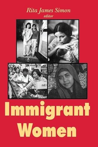 Imagen de archivo de Immigrant Women a la venta por Open Books