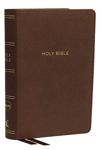 Beispielbild fr NKJV, Deluxe Reference Bible, Compact Large Print, Leathersoft, Brown, Red Letter, Comfort Print: Holy Bible, New King James Version zum Verkauf von GF Books, Inc.