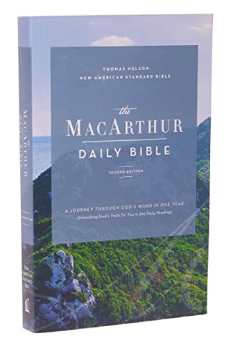 9780785257646: NASB, MacArthur Daily Bible, 2nd Edition, Paperback, Comfort Print