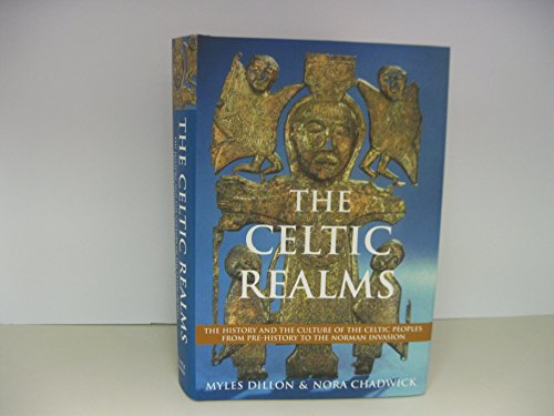 Beispielbild fr Celtic Realms zum Verkauf von Half Price Books Inc.