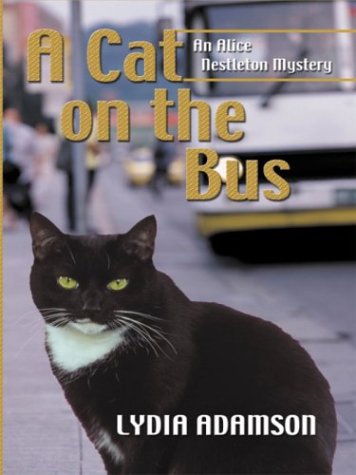 9780786251209: A Cat on the Bus (Thorndike Press Large Print Mystery Series)