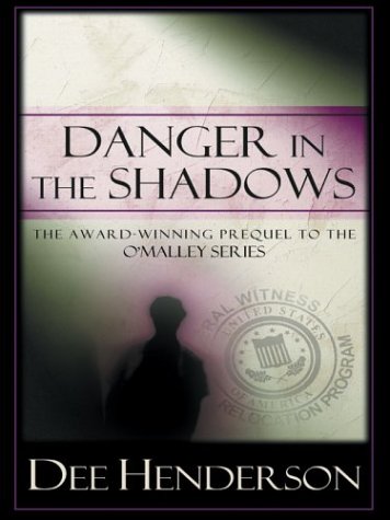 9780786263127: Danger in the Shadows (Thorndike Press Large Print Christian Romance Series)