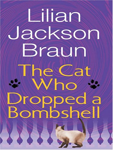 9780786273805: The Cat Who Dropped a Bombshell (Thorndike Press Large Print Basic Series)