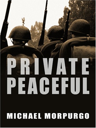 9780786289462: Private Peaceful (Thorndike Press Large Print Literacy Bridge Series)