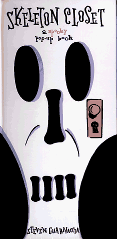 9780786800070: Skeleton Closet: A Spooky Pop-Up Book