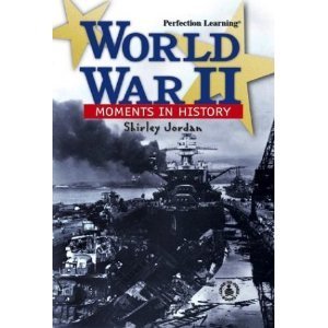 9780789129079: World War II: Moments in History