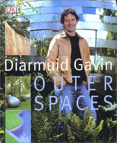 Beispielbild fr Outer Spaces zum Verkauf von Better World Books Ltd