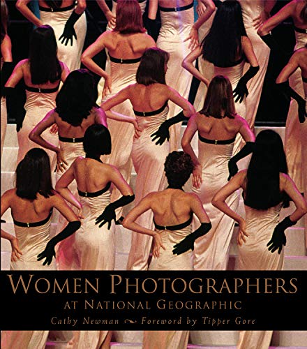 9780792269342: Women Photographers at National Geographic
