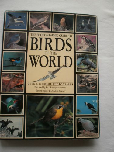 Imagen de archivo de Photographic Guide to Birds of the World a la venta por ThriftBooks-Dallas