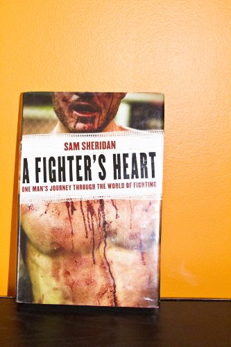 Imagen de archivo de A Fighter's Heart: One Man's Journey Through the World of Fighting a la venta por Wonder Book