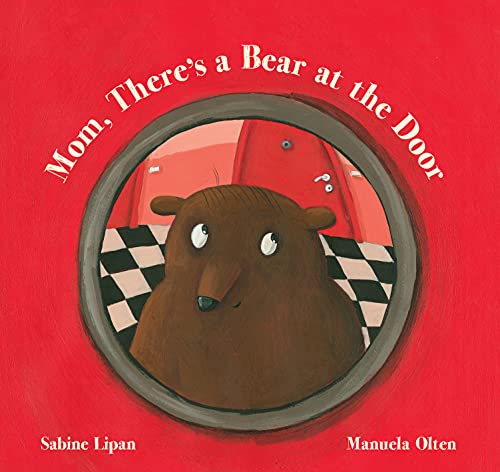 Imagen de archivo de Mom, There's a Bear at the Door a la venta por Better World Books: West