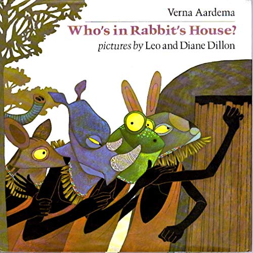 9780803795501: Aardema & Dillon : Who'S in Rabbit'S House? (Hbk)