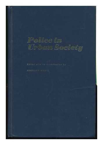 Beispielbild fr Police in Urban Society zum Verkauf von Better World Books