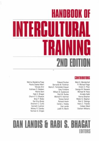9780803958340: Handbook of Intercultural Training