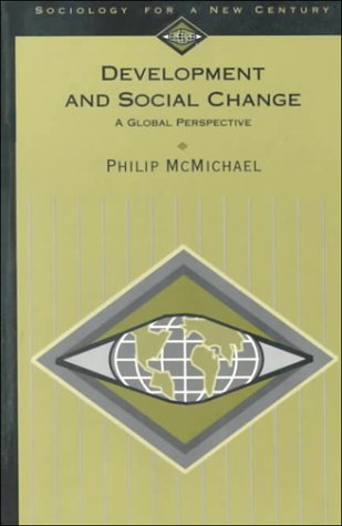 9780803990661: Development and Social Change: A Global Perspective (Sociology for a New Century Series)