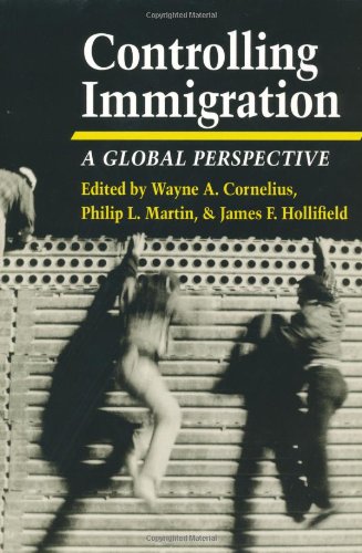 Imagen de archivo de Controlling Immigration : A Global Perspective a la venta por Better World Books: West
