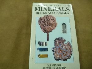 Beispielbild fr Henry Holt Guide to Minerals, Rocks, and Fossils zum Verkauf von Better World Books