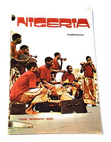 Beispielbild fr Nigeria in pictures (Visual geography series) zum Verkauf von Half Price Books Inc.