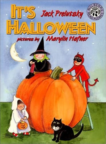 Beispielbild fr It's Halloween zum Verkauf von Better World Books