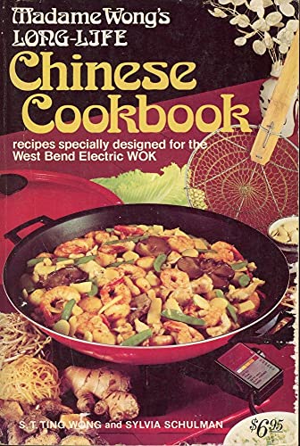 Beispielbild fr Madame Wong's Long-Life Chinese Cookbook zum Verkauf von Wonder Book