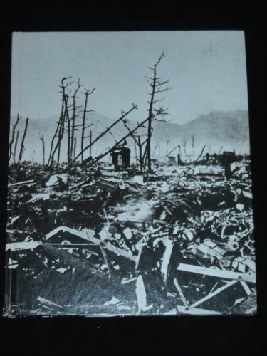9780809434077: The fall of Japan (World War II)