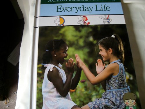 9780809448654: Everyday Life (A Child's First Library of Learning)