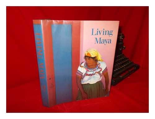 Imagen de archivo de Living Maya a la venta por HPB-Ruby