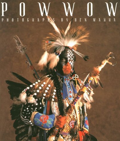 9780810926806: Powwow: images along the Red Road