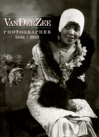 Imagen de archivo de VanDerZee: Photographer, 1886-1983 a la venta por 2nd Life Books