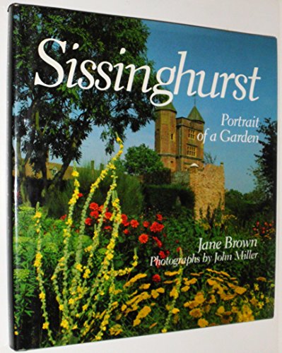 Beispielbild fr SISSINGHURST :: Portrait of a Garden zum Verkauf von Falls Bookstore