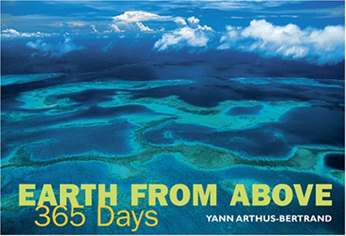 Imagen de archivo de Earth from above: 365 Days a la venta por Better World Books