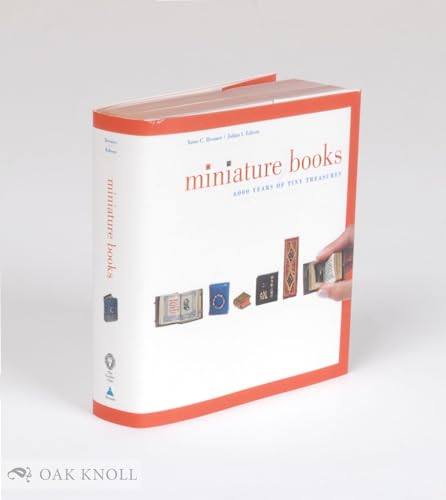 9780810992993: Miniature Books: 4,000 Years of Tiny Treasures