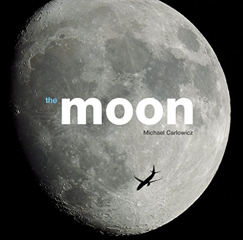Imagen de archivo de The Moon a la venta por SecondSale