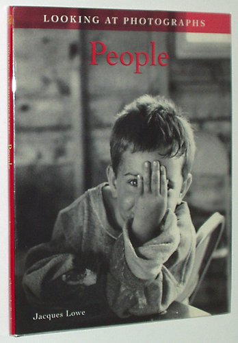 Beispielbild fr Looking at Photographs: People zum Verkauf von Wonder Book