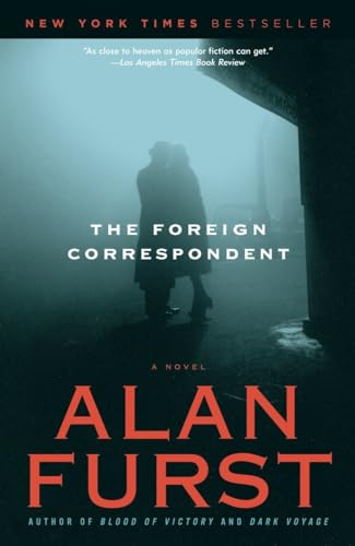 9780812967975: The Foreign Correspondent: A Novel
