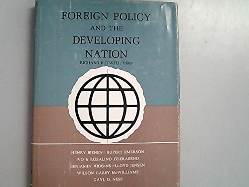 9780813111858: Foreign Policy and the Developing Nation