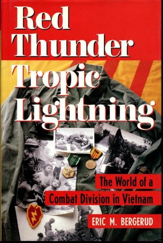 9780813311289: Red Thunder, Tropic Lightning: The World Of A Combat Division In Vietnam