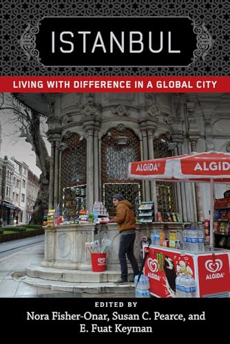 9780813589091: Istanbul: Living With Difference in a Global City