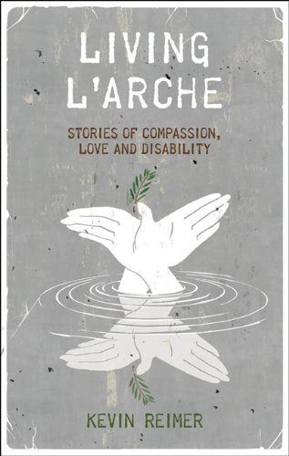 Beispielbild fr Living L'Arche zum Verkauf von Better World Books