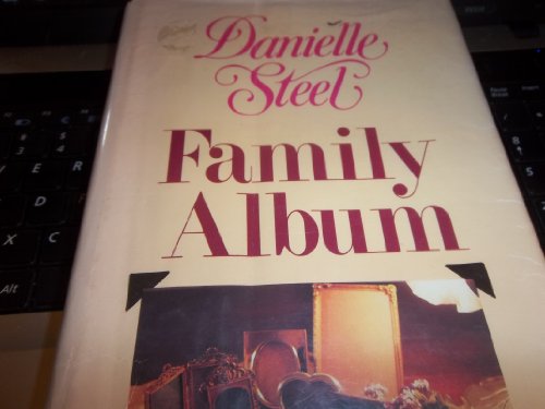 9780816138593: Family Album (G K Hall Large Print Book Series)