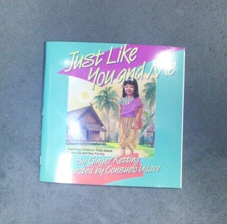 9780816311262: Just like you and me: Teaching children that Jesus makes us all one family