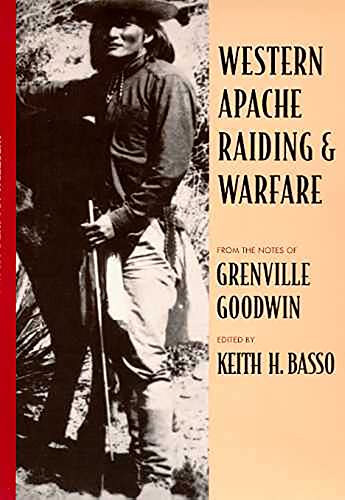 9780816502974: Western Apache Raiding and Warfare