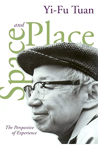 9780816638772: Space and Place: The Perspective of Experience