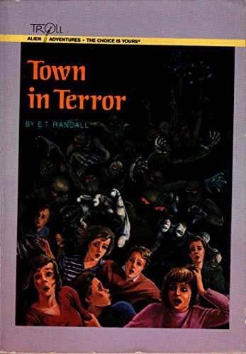 Imagen de archivo de Town in Terror (Alien Adventures) a la venta por Wonder Book