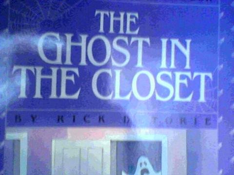 Stock image for Ghost in the Closet (Haunted House) for sale by Gulf Coast Books