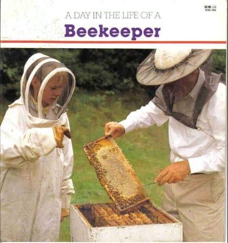 9780816722075: A Day in the Life of a Beekeeper